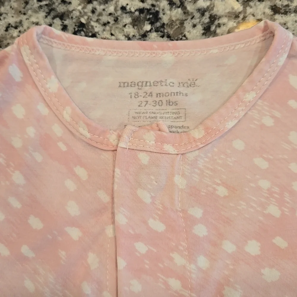 MAGNETIC ME COVERALL. PINK AND WHITE. SIZE 18-24 MONTHS. 27-30 LBS. GIRL'S.